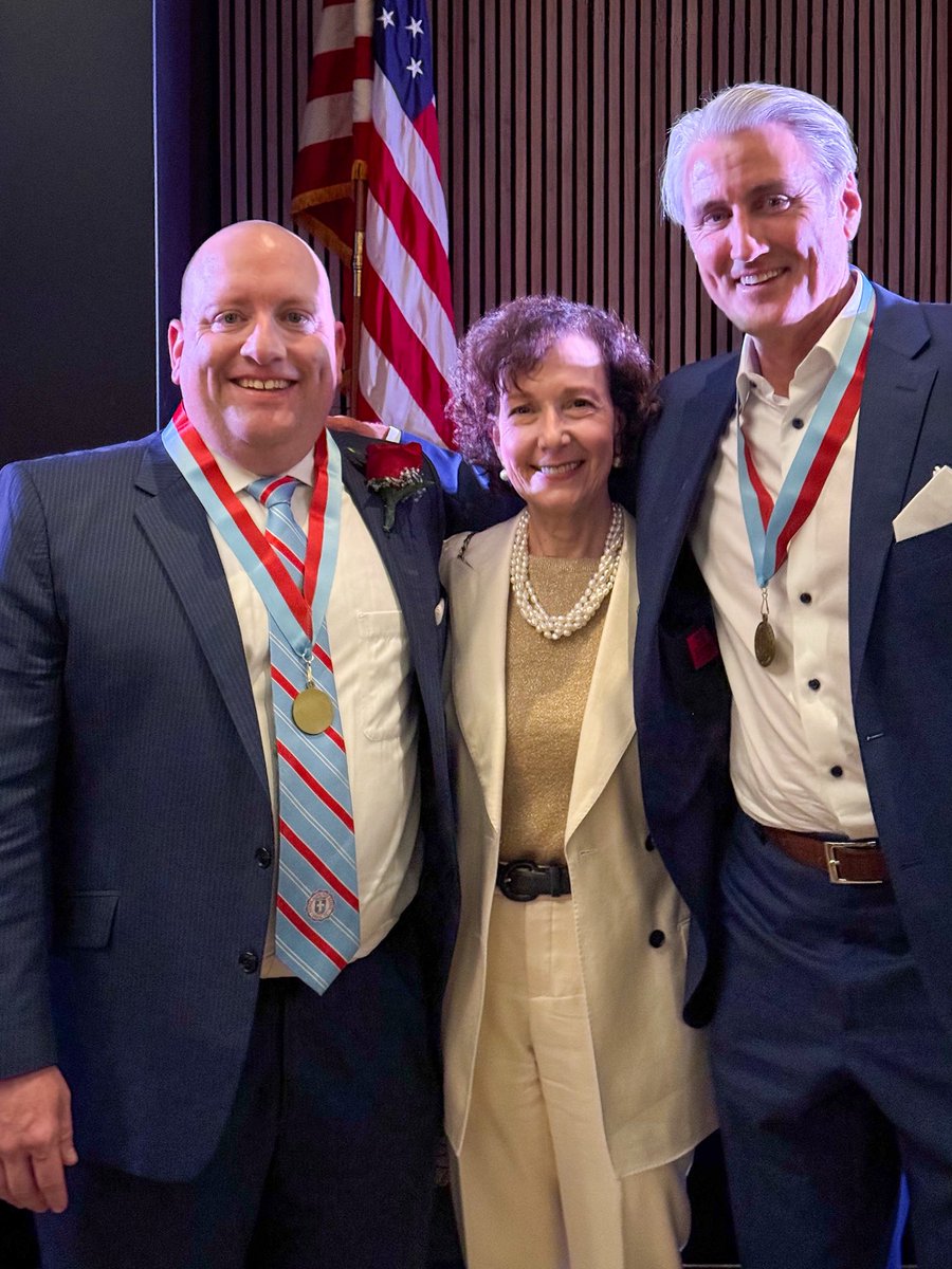 HFUPresident's tweet image. I had the pleasure of attending last evening’s @FatherJudgeHS Hall of Fame event. Congratulations to @HolyFamilyU Board Chair Bill Mandia and alumnus and former Trustee Matt Topley on this well-deserved honor. Their leadership continues to make a lasting impact on our community.