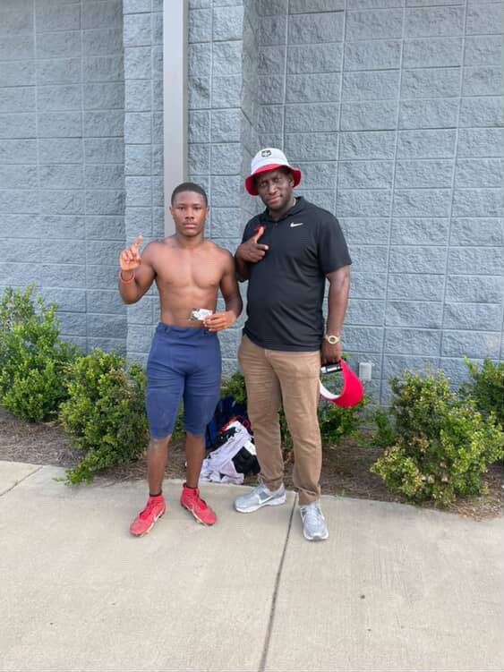 Thank you to <a href="/Coach_TRob/">Travaris Robinson</a> for coming to check out our spring practice check me out coaches 
hudl.com/v/2RdbcV  🐶🐶

<a href="/jglenn4242/">Coach James Glenn</a> <a href="/CoachJoshMack/">Josh McFather</a> <a href="/RecruitGeorgia/">Recruit Georgia</a>