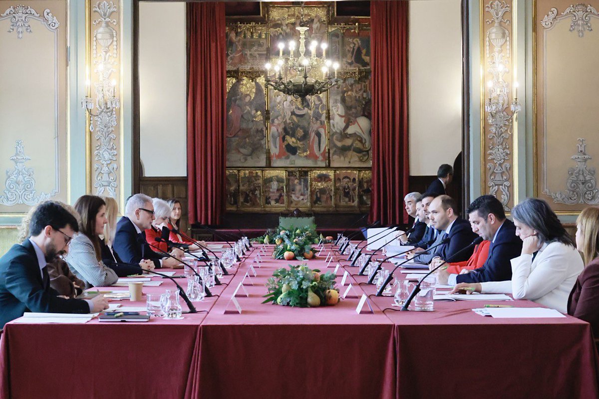 Albert Dalmau Miranda (@albertdalmau) on Twitter photo Licitem el concurs d’idees per a la nova seu de la <a href="/govlleida/">Delegació del Govern a Lleida</a>, que també inclourà una nova Oficina d’Atenció Ciutadana on poder fer tots els tràmits.
✅ Complim amb el compromís assolit a la Comissió Bilateral entre la Generalitat i la <a href="/paerialleida/">Ajuntament de Lleida</a> i el paer <a href="/flarrosa/">Fèlix Larrosa</a> per Licitem el concurs d’idees per a la nova seu de la <a href="/govlleida/">Delegació del Govern a Lleida</a>, que també inclourà una nova Oficina d’Atenció Ciutadana on poder fer tots els tràmits.
✅ Complim amb el compromís assolit a la Comissió Bilateral entre la Generalitat i la <a href="/paerialleida/">Ajuntament de Lleida</a> i el paer <a href="/flarrosa/">Fèlix Larrosa</a> per