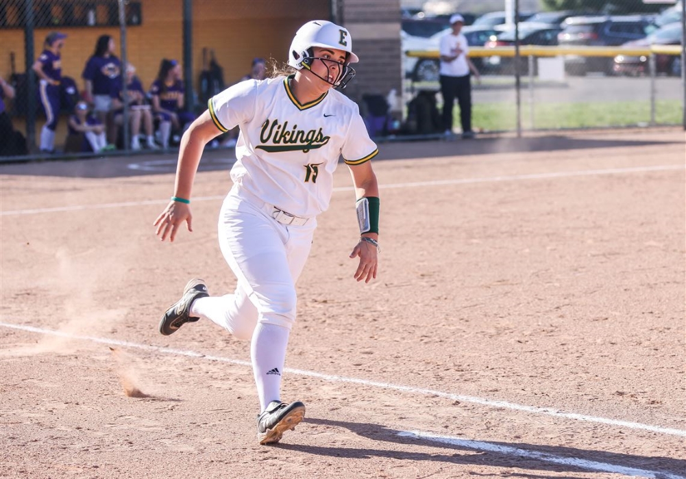 OHSAA Sports (@ohsaasports) on Twitter photo 🗓️ ThisDateInOHSAAHistory: May 16, 2024 - Metamora Evergreen's Macy Chamberlin became Ohio's all-time softball home runs leader, hitting her 60th and 61st career home runs in her final game. Her 61st, which set the new #OHSAA career record, came in her final career at-bat. 🗓️ ThisDateInOHSAAHistory: May 16, 2024 - Metamora Evergreen's Macy Chamberlin became Ohio's all-time softball home runs leader, hitting her 60th and 61st career home runs in her final game. Her 61st, which set the new #OHSAA career record, came in her final career at-bat.