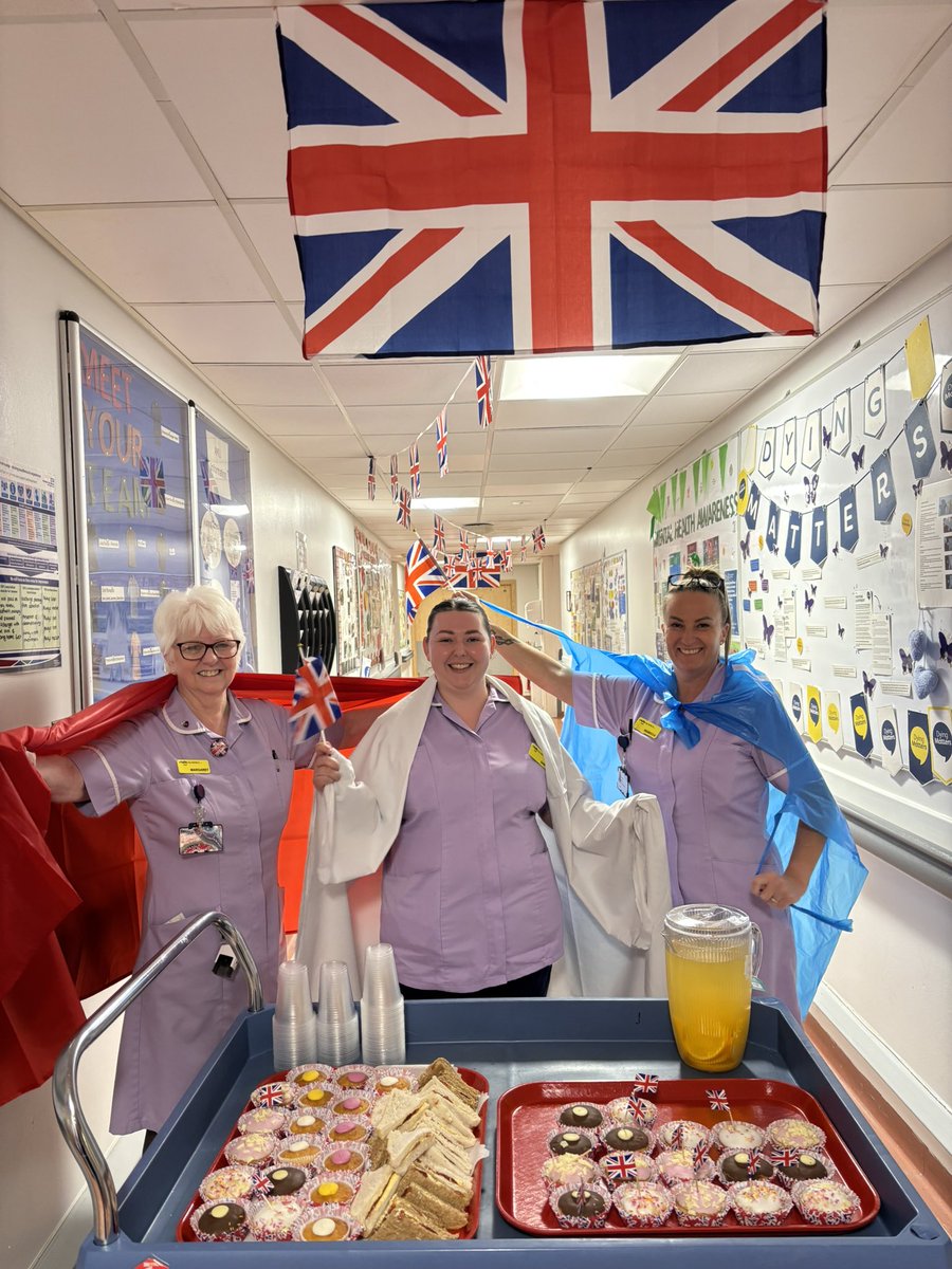 AMUFGHNCA's tweet image. Happy VE Day from AMU! We celebrated with music, jam butties, cakes and our very own NHS arrows 🇬🇧 #VEDay80