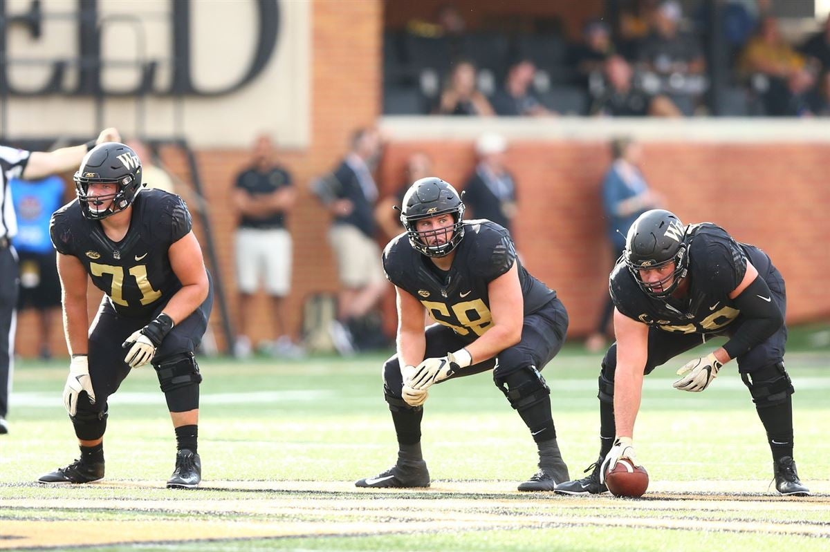 liljamearl's tweet image. After a great talk with @CoachKaster I'm very thankful to receive another offer from @WakeForest!
@brian_calhoun2 @PaarJoel @MJ_NFLDraft @AllenTrieu @PrepRedzoneWI @OJW_Scouting @Athletics_OCHS