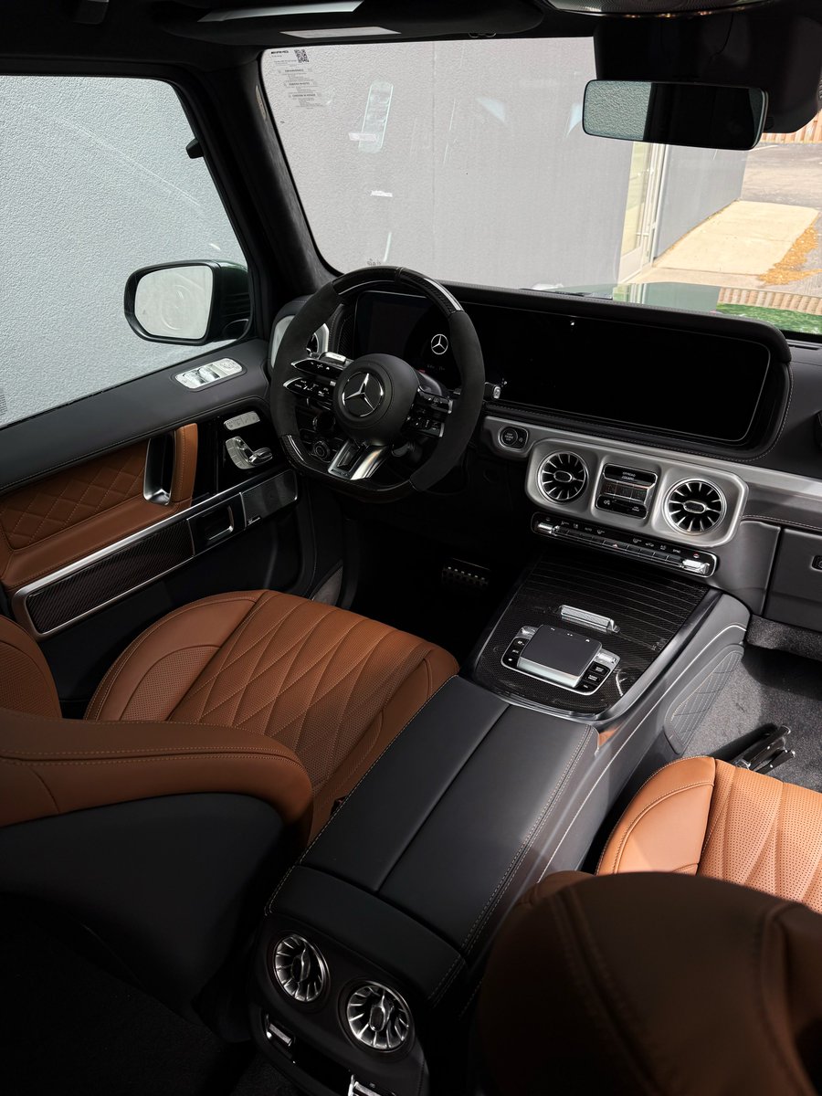 JoeW6_'s tweet image. My favorite G63 I spec’d this year.. Deep Green on Saddle Brown