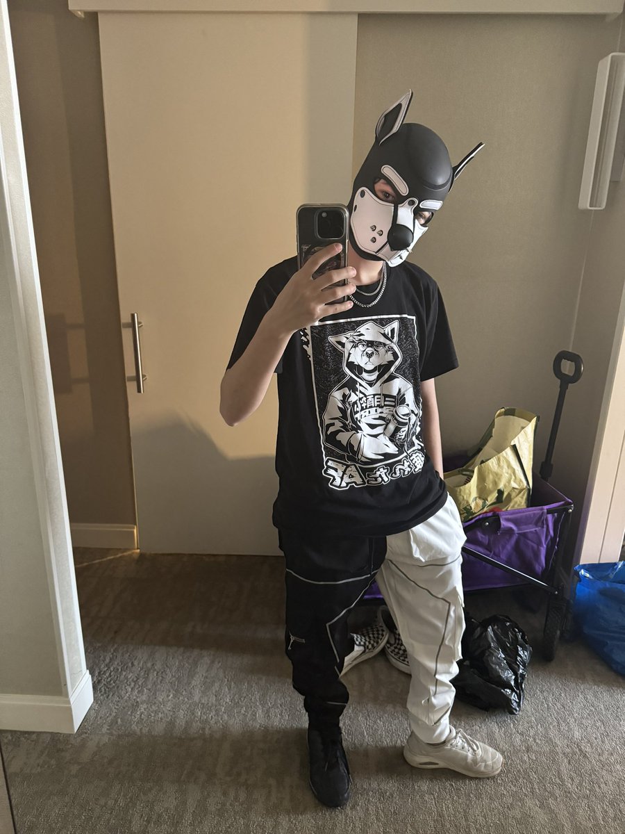 Ash_The_Yote's tweet photo. FWA day 1 https://t.co/9hTOdmAUpQ