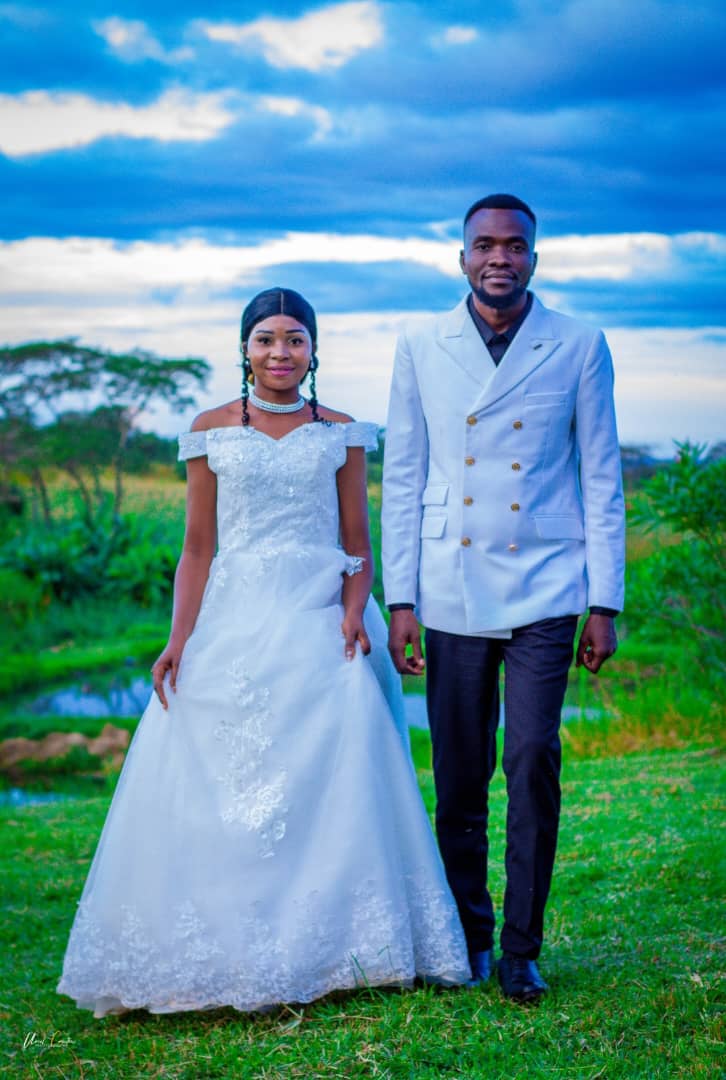 AnciensCaroline's tweet image. Un mariage rempli d’amour, de rires, de larmes de joie et de moments inoubliables
 Chaque photo marque un souvenir précieux d’un &quot;oui&quot; qui résonnera pour toujours

 Félicitations à vous. Vivez l’amour, le vrai, chers Adolphe et Marie Jeanne !