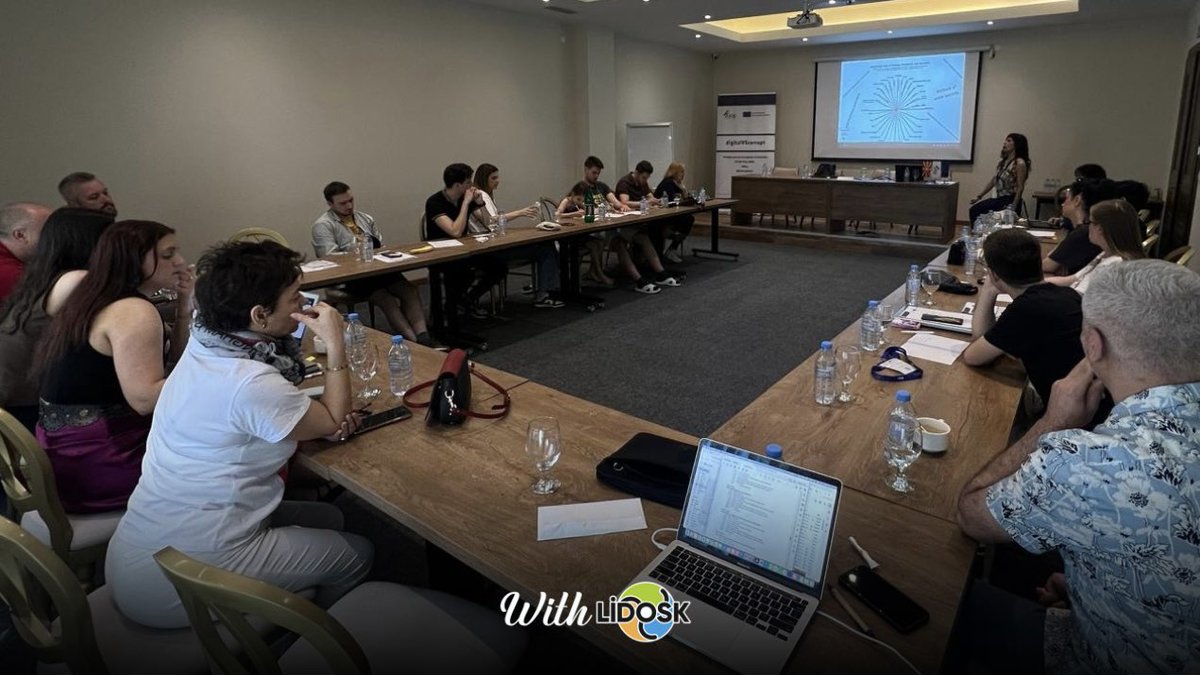 Lidosk, Avrupa Birliği tarafından finanse edilen ve 1-6 Mayıs 2025 tarihleri arasında gerçekleştirilen “Dijitalleşmeyle Yolsuzluğa Karşı” adlı ERASMUS-YOUTH-2023-CB projesi kapsamında düzenlenen “İş Dünyasında Yolsuzluk” adlı eğitim kursuna katılım sağladı 🇪🇺
#lidosk #withlidosk