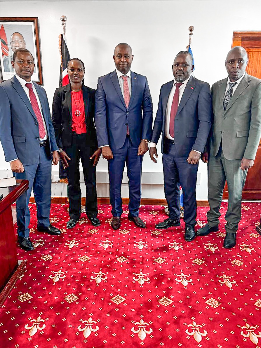 Patrickkilemi's tweet photo. Today, I hosted a delegation from the Steering Committee of the SACCO IT Professionals Association (SITPA), led by Chairperson Robert Mugoi, who paid a courtesy call in my office.

#EmpoweringCooperatives || #DigitalTransformation ||#FutureisTeqch || #IYC2025 https://t.co/mBwhTalwSw