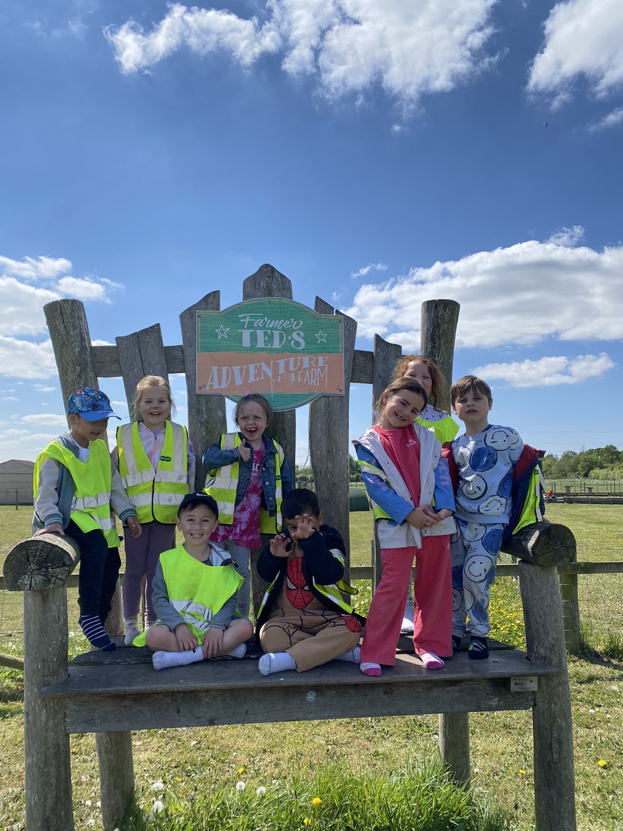 Dee Point Jupiter (@deepointjupiter) on Twitter photo We then went off into groups to explore the farm!!! Here is Miss Heyes’ lovelies 🤣🌼 <a href="/DeePointPrimary/">Dee Point Primary</a> We then went off into groups to explore the farm!!! Here is Miss Heyes’ lovelies 🤣🌼 <a href="/DeePointPrimary/">Dee Point Primary</a>