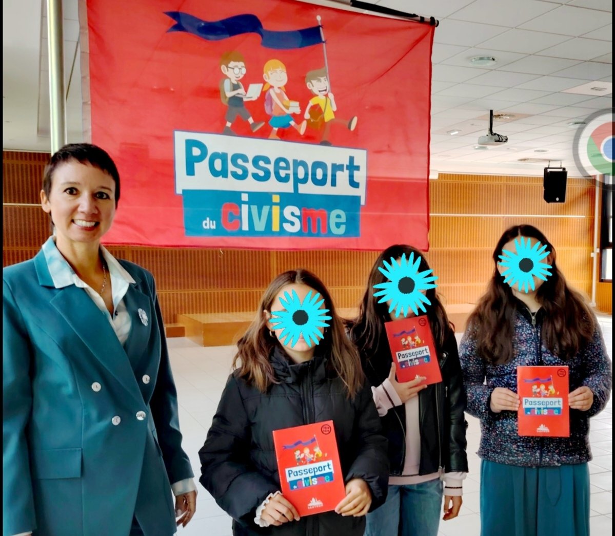 LaetitiaCalmont's tweet photo. Ce 8 mai 2025, nous commémorons les 80 ans de la Victoire en Europe. Hommage à celles et ceux qui ont combattu pour notre liberté. Merci aux CM2 du Passeport du civisme, au CME et aux jeunes musiciens de #Sautron pour leur engagement ! 
#8mai1945 #devoirdeMémoire #Citoyenneté https://t.co/OaDGtdgEXI