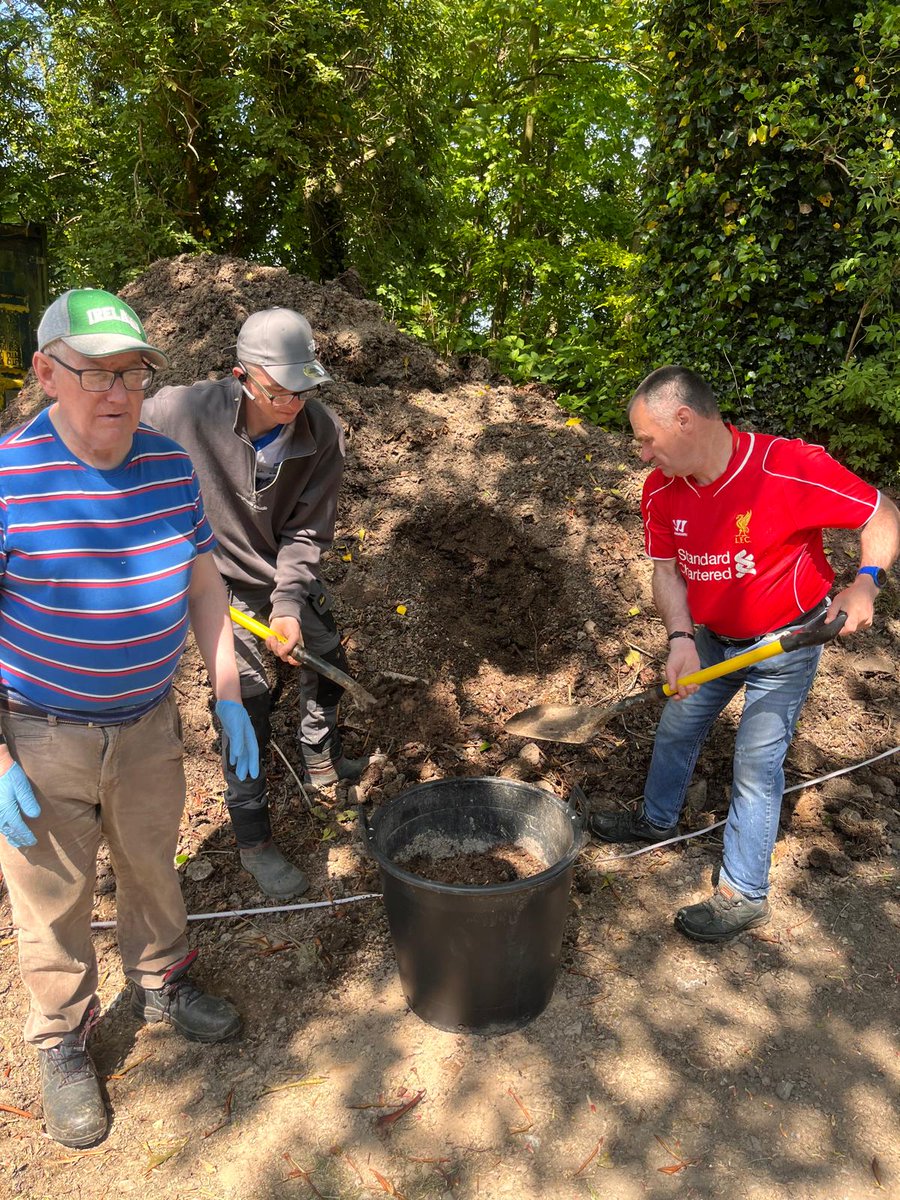 Participants had a busy day in the sun on O’Grady’s farm #Waterford today!
They return to O’Gradys each year &amp; enjoy their time #SocialFarming (&amp;their well deserved can of club orange)!
From feeding the lambs &amp;calves to planting veg, there is always something different to do!