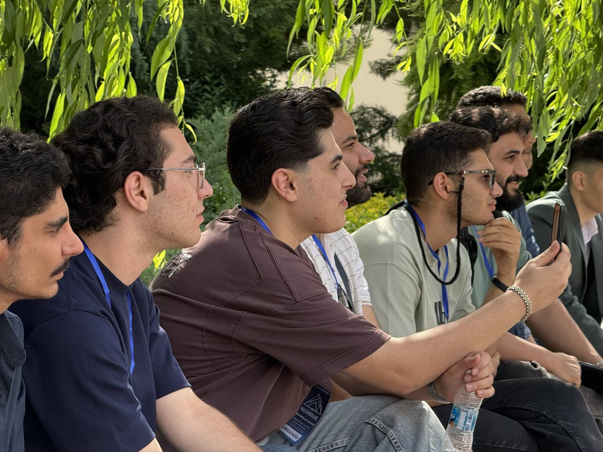 جلسه اول #مازندلاگ 🌊🏔️
پارت پنجم 5️⃣
تایم شبکه سازی 👥