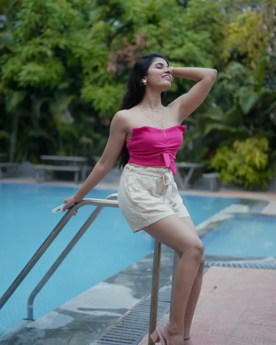 GqbwmPyW0AA37DU?format=jpg&name=large