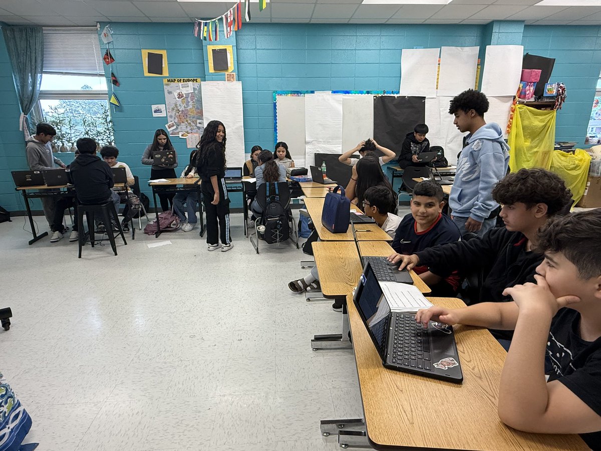 TupeloMiddle's tweet image. The 8th grade students are helping the 7th grade write autobiographies. 😀