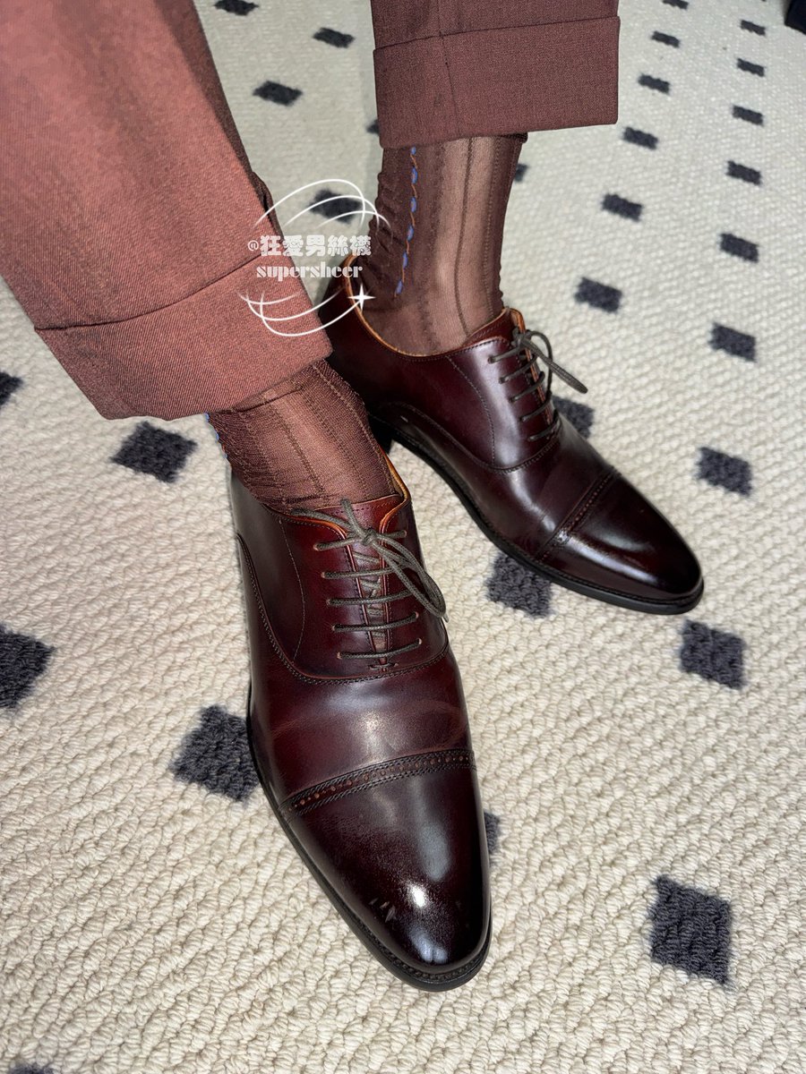 chinasupersheer's tweet photo. Classic Chinese chinlon sheers always takes the top spot of my favourite list.
經典中國錦綸絲永遠是我的最愛!
#mensocks #sheersocks #sheersox #男絲襪 #男丝袜 #西装 #正裝 #mensocks #dresssocks #suit #suits #dandy #dandystyle #formaldress #ナイロンソックス #紳士靴下 https://t.co/0KU6UfZlxX