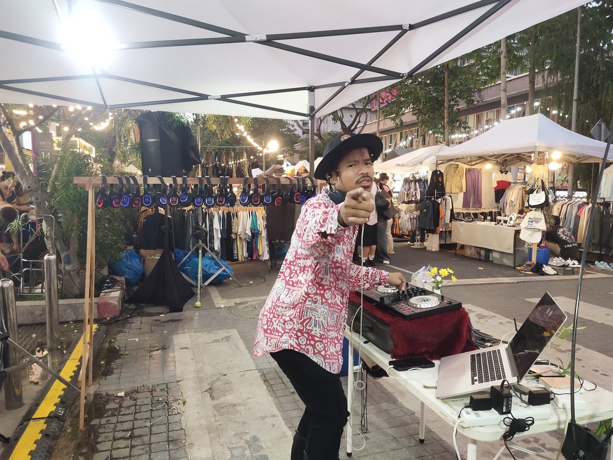 yoothana12's tweet image. #8-11/5/68 ระบบเสียงเช่า งานตลาดวินเทจ
#ม.จุฬาฯ ซ.5 บรรทัดทอง
#ขอบคุณพี่อัทครับ
#PK Light and Sound System
#FutureNice
โทร.0814818007
#เช่าโครงสร้างทรัสอลูมิเนียม
#เครื่องเสียงเช่าEvent
 #เช่าเอฟเฟคงานแต่ง
#เช่าระบบไฟแสงสี
#เช่าเวทีอลูมิเนียม
#เช่าเครื่องเสียง
#เช่าจอLED
🥰🥰🥰