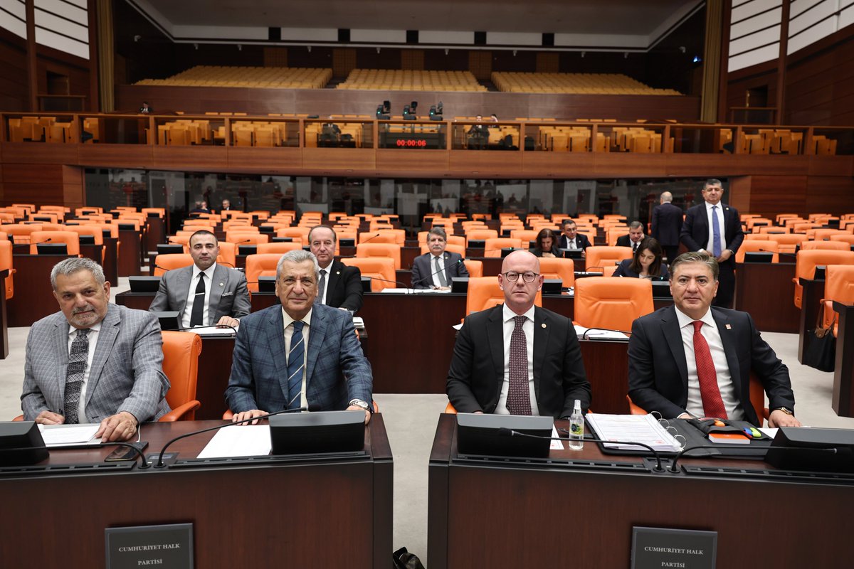 📍TBMM’deyiz. 

Genel Kurul çalışmalarımıza devam ediyoruz.

◾️Mülakat mağdurlarının
◾️Atama bekleyen öğretmenlerin
◾️Kademeli emeklilik bekleyenlerin
◾️Yardımcı Hizmetler Sınıfının
◾️Kadro bekleyen taşeronların
◾️Maaşları eriyen kamu mühendislerinin
◾️Staj çıraklık mağdurlarının