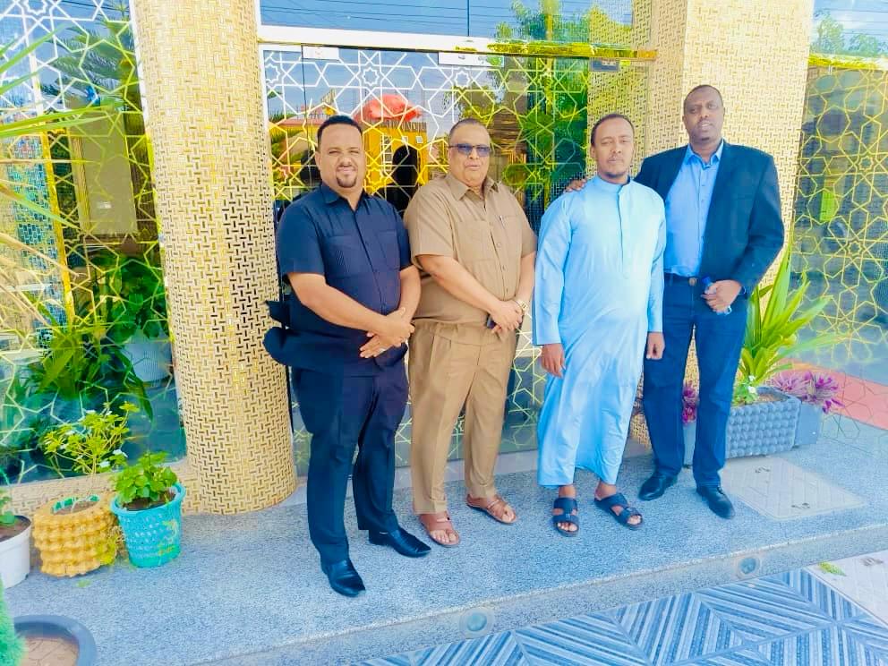 CbdiqaniMaxamud's tweet image. Today, I had a lunch meeting with Ambassador Abdifatah, the Somaliland Ambassador to Djibouti. He is a senior diplomat who has brought the two countries closer through his strong interpersonal skills.