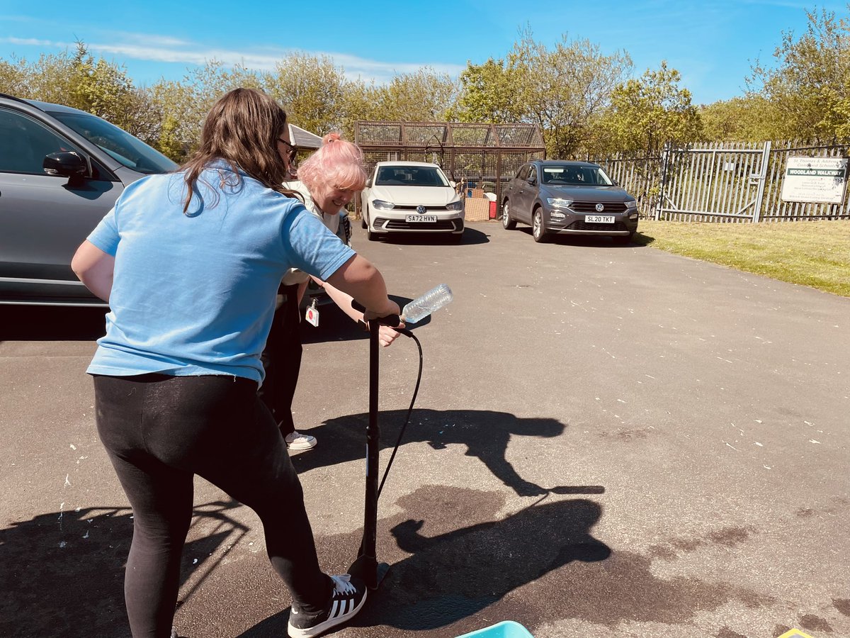 AddiewellPS's tweet image. Our Young STEM Leaders had a very messy time trying out some activities for Primary 1 - thank goodness for the sunshine so we could take our science outside!