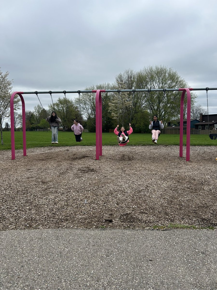 Some Thursday morning volunteering at the Lynden Hills community garden with our <a href="/Branlynbulldogs/">Branlyn Community</a> Grade 8 students. Followed by some fun at the park! <a href="/GEDSB/">Grand Erie District School Board</a>
