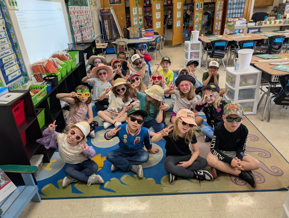 Gg and Hh: Glasses and Hat day! <a href="/McClellan_WJHSD/">McClellan Elementary</a> <a href="/wjhsd/">West Jefferson Hills SD</a>