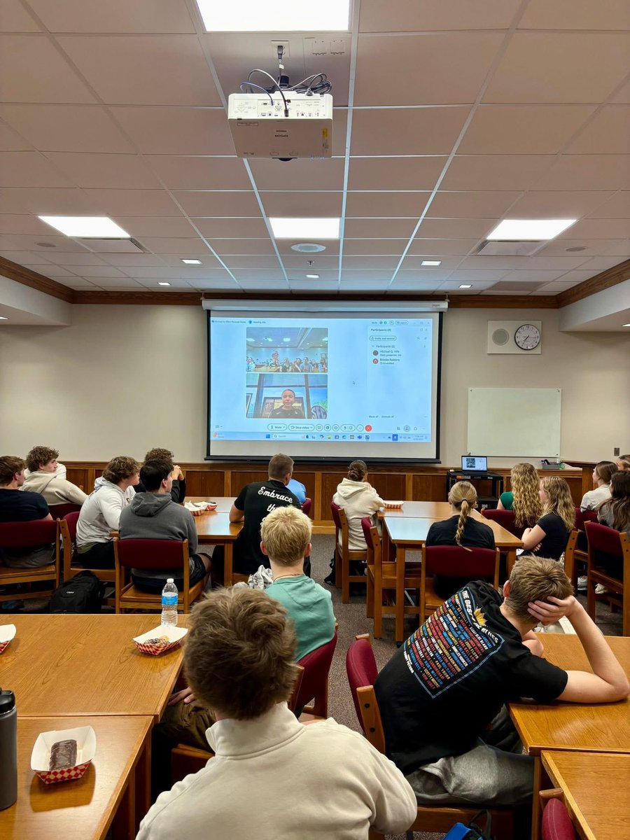 lwwsoftball's tweet photo. Brooke Robbins (2016) joined the Varsity Club virtually to share her career in collegiate athletics, including her role as Assistant Director of Development at Georgia. She spoke about how her LWW student-athlete experience shaped her success beyond the field. 🧡 #LeaveALegacy https://t.co/92ENSFAppc
