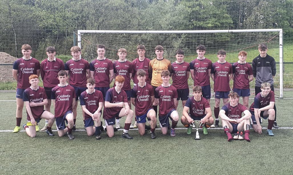🏆Comhghairdeas lenár bhfoireann sacair buachaillí faoi 17 a bhuaigh ar St Mogues 5-1 inniu i gcluiche ceannais sraithe an Chabháin agus Muineachán Cluiche amháin caillte acu i rith na bliana, a bhí i gcluiche ceannais Uladh. Séasúr ar dóigh. Maith sibh gasúraí🏆👏👏