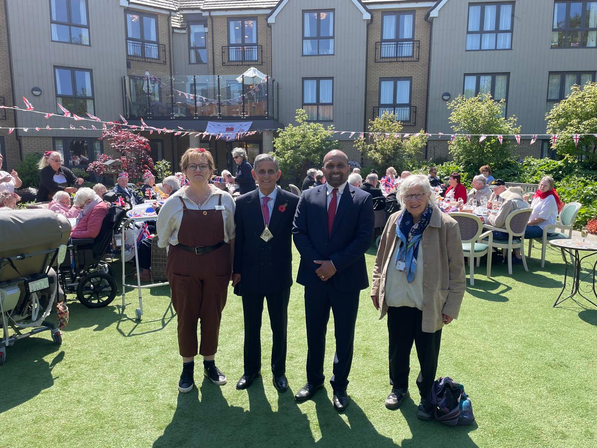 It was great to attend Montfort Manor Care Home's VE Day Garden Party this afternoon. A fantastic opportunity to speak with veterans and members of the local community and hear about their experiences of the War. <a href="/PoppyLegion/">Royal British Legion</a> #VEDay80