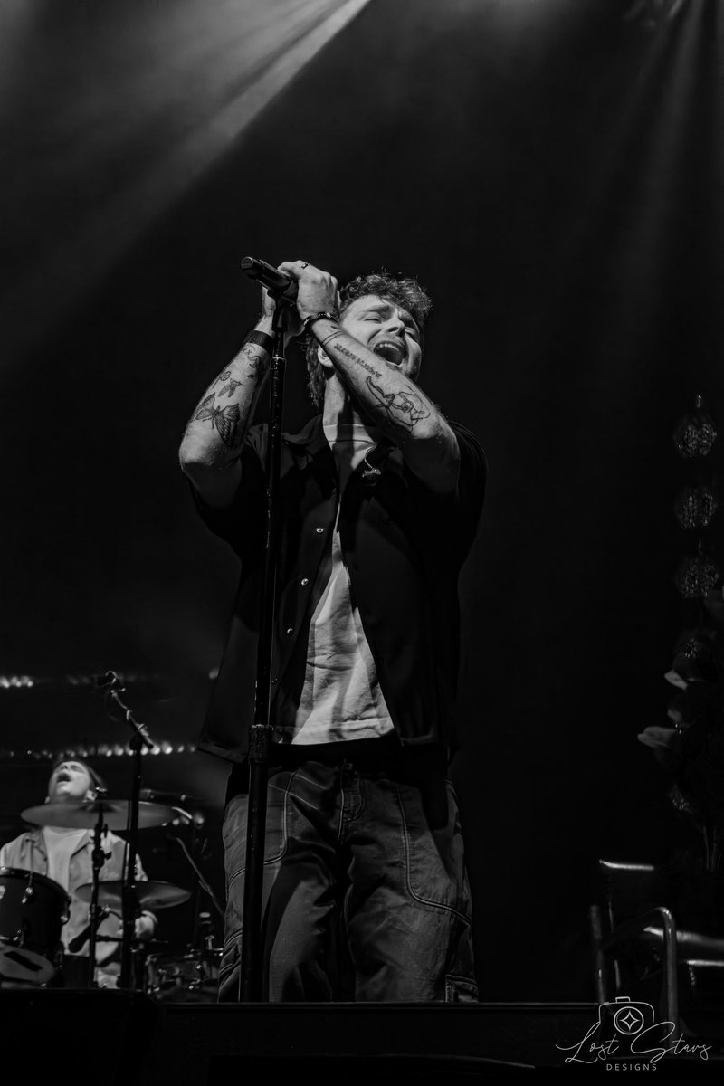 LostStarsDesign's tweet image. Alex Warren in Boston 2025. #CheaperthenTherapyTour #AlexWarren #ConcertPhotography #AlexWarrenTour  @alexwaarren