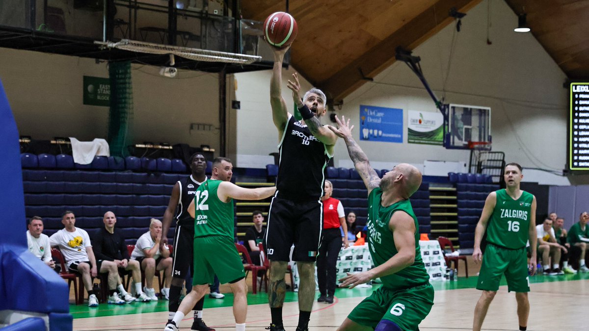 BballIrl's tweet photo. Still in the 3๏ธโฃrd quarter of the O40 Men's Masters National Cup Final ๐ฅ
BC Leixlip Zalgiris - 46
BNAF, Dublin - 68
#BIMasters | #IrishBasketball https://t.co/DTMgHNKEre