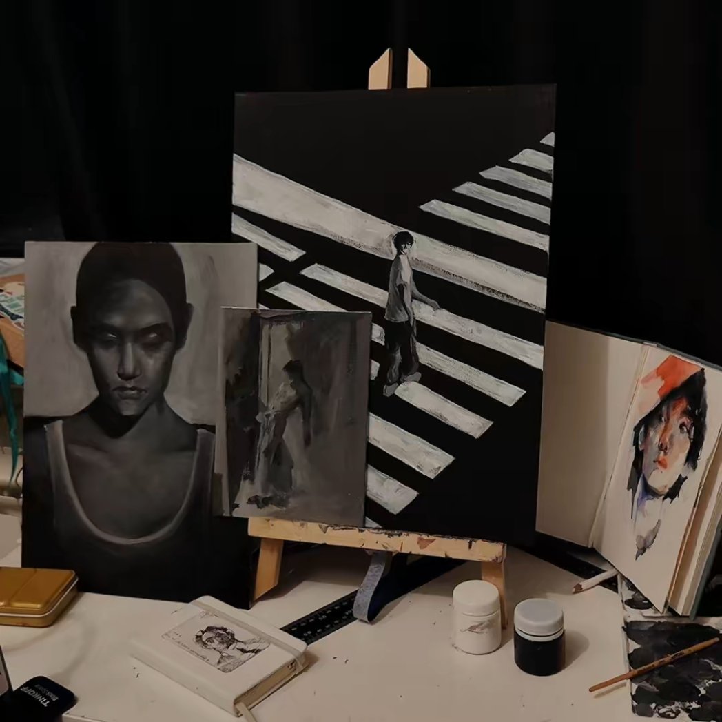 greentsh_'s tweet photo. just a few old canvases from me https://t.co/qopuHzR8yi
