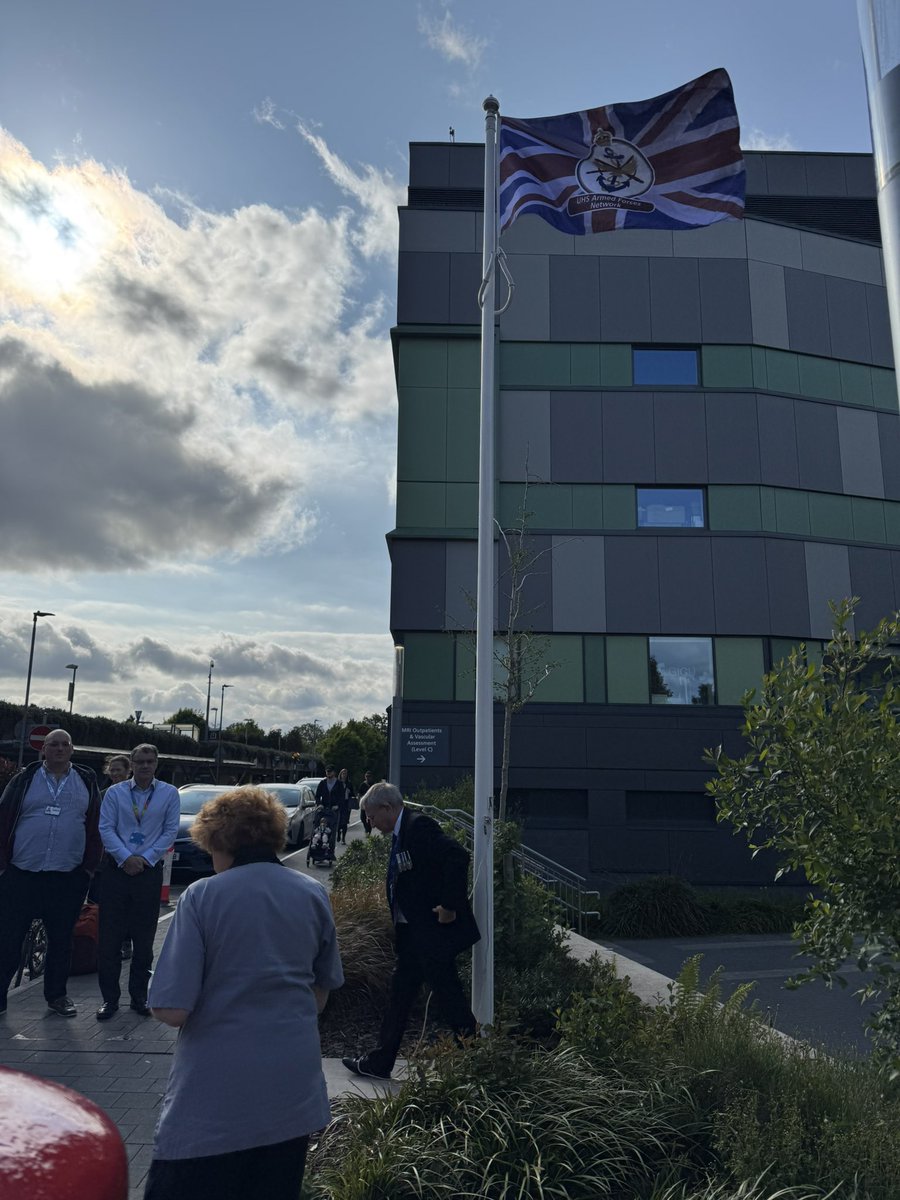 Paul Grundy (@braintumoursurg) on Twitter photo A moment of quiet reflection, remembrance and gratitude this morning during such challenging times <a href="/UHSFT/">University Hospital Southampton ๐</a> <a href="/SotonChildHosp/">Southampton Children's Hospital</a>
#VEDay80 A moment of quiet reflection, remembrance and gratitude this morning during such challenging times <a href="/UHSFT/">University Hospital Southampton ๐</a> <a href="/SotonChildHosp/">Southampton Children's Hospital</a>
#VEDay80