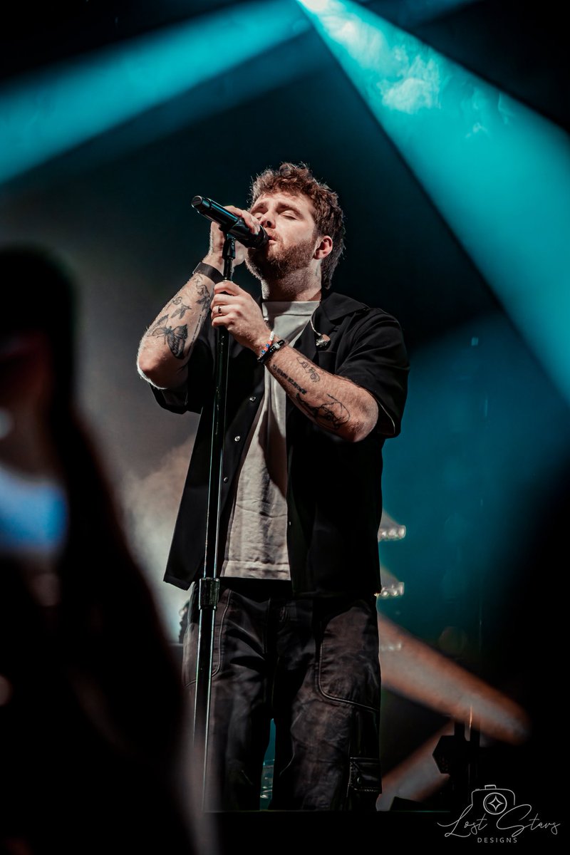 LostStarsDesign's tweet image. Alex Warren in Boston 2025. #CheaperthenTherapyTour #AlexWarren #ConcertPhotography #AlexWarrenTour  @alexwaarren