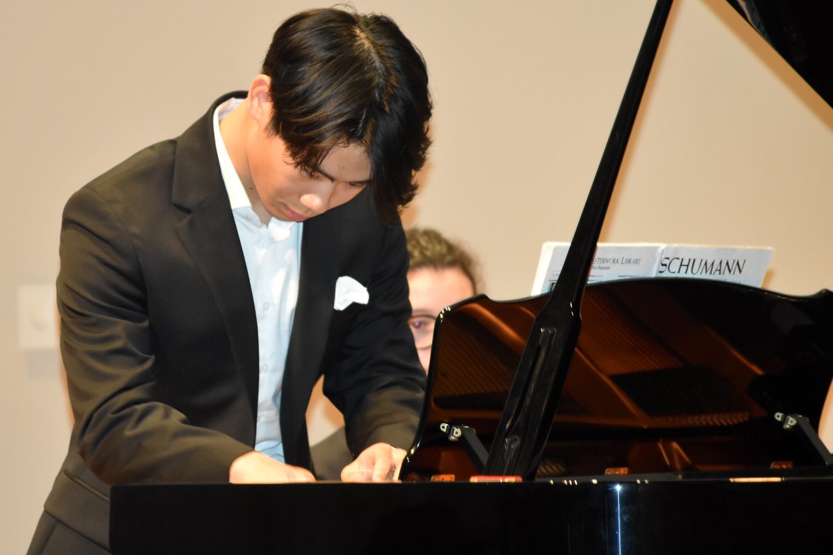 LSMSA's tweet image. There have been so many year-end recitals recently! 🎶Congratulations to Peter Yu (Senior Piano Recital), Sofia Anello (Junior Vocal Recital), and Gray Thibodeaux (Senior Vocal Recital) on their fantastic performances. Learn more about music at LSMSA: ow.ly/zfxI50VO2UT