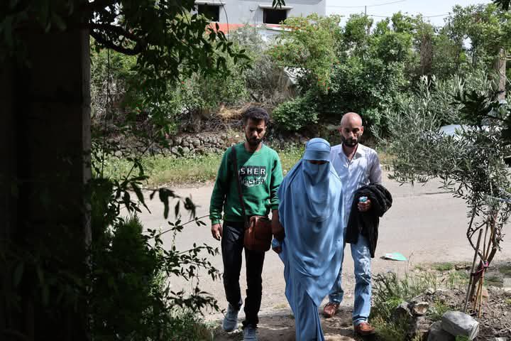 الاكثر تداولا: الشابة السورية "ميرا" من الطائفة العلوية.. تم "سبـ يها" من قبل عناصر اجانب في تنظيم القاعدة الحاكم في سوريا المحتلة قبل اسبوعين من معهد دراسي

عادت ميرا اليوم الى عائلتها بنقاب افغاني ومتزوجة من احد عناصر القـ اعدة غصبا رغم انها مخطوبة من لبناني