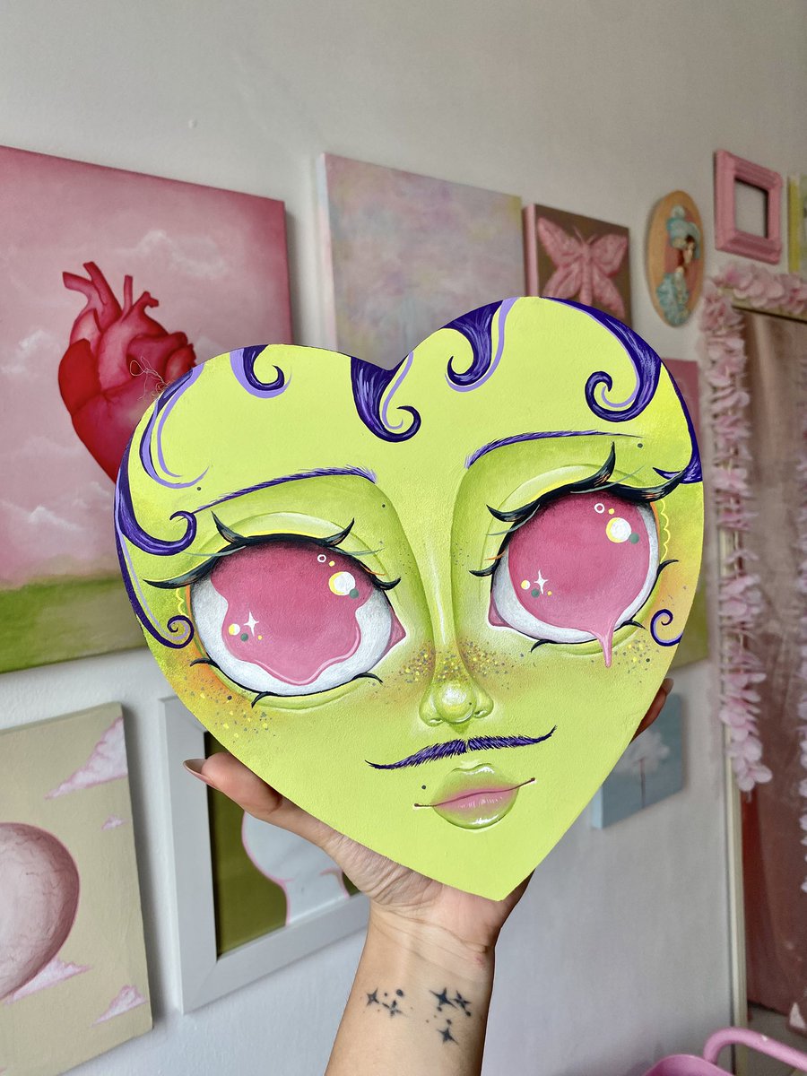 la gata bajo la lluvia tweet media