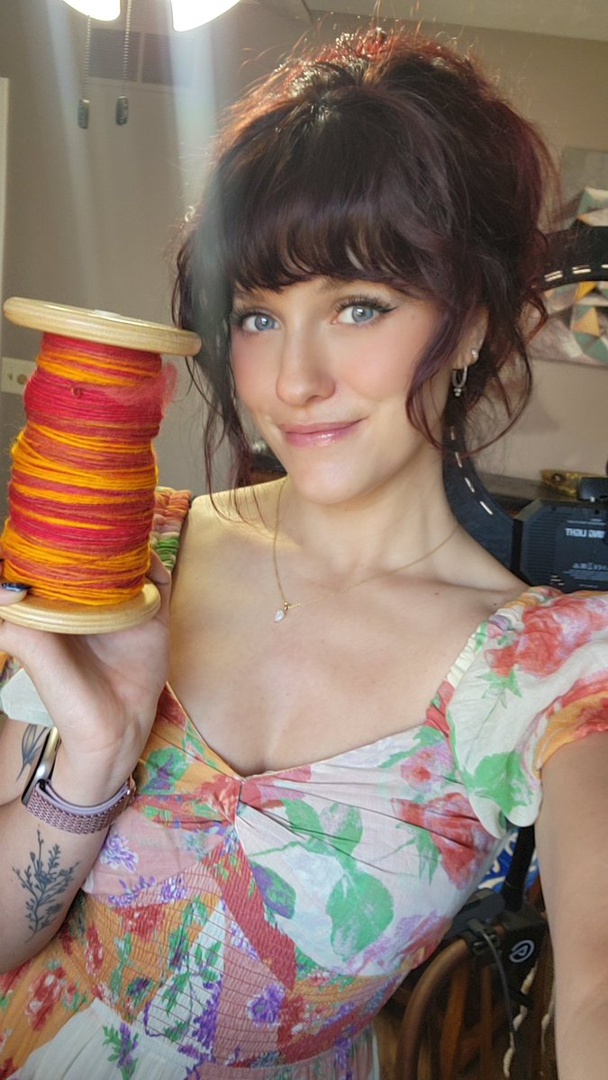 Hi!!! Join me for yarn spinning day 2! :D
twitch.tv/skydaddi
