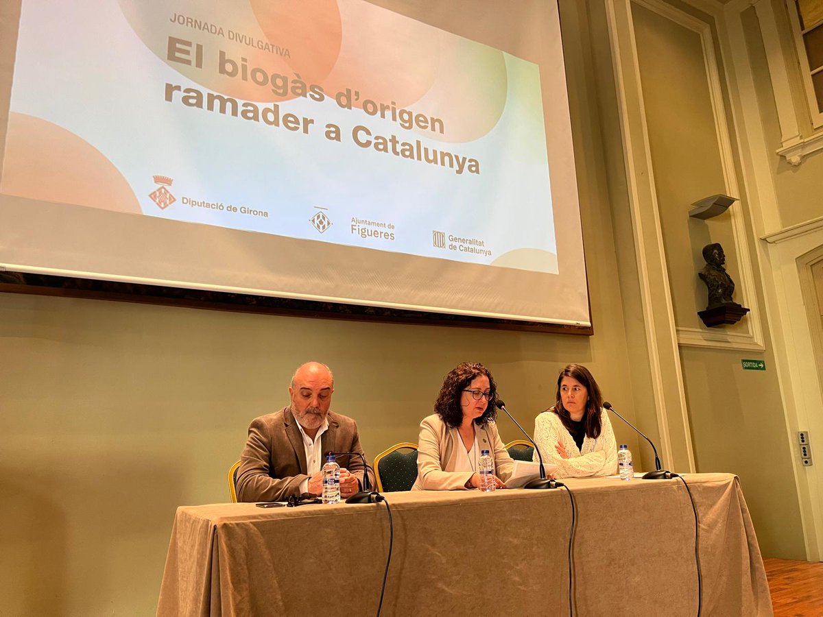 JosepMariaB's tweet photo. La @DiputacioGirona ha coinagurat, conjuntament amb l'ICAEN I l'Ajuntament de Figueres, la jornada de divulgació de la generació de biogàs del sector ramader. Aquesta font d'energia sostenible ha de ser cabdal en el procres de #transicióenergètica a la nostra  demarcació. https://t.co/NEy4UqzKaL