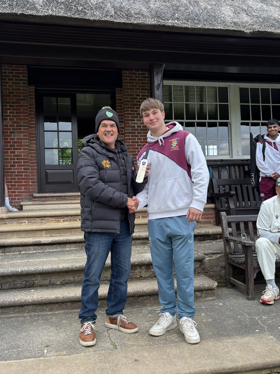 Well done to our 1st XI captain Charlie S (13Ga) who was named as player of the match, scoring 43 from 58 balls 🤝