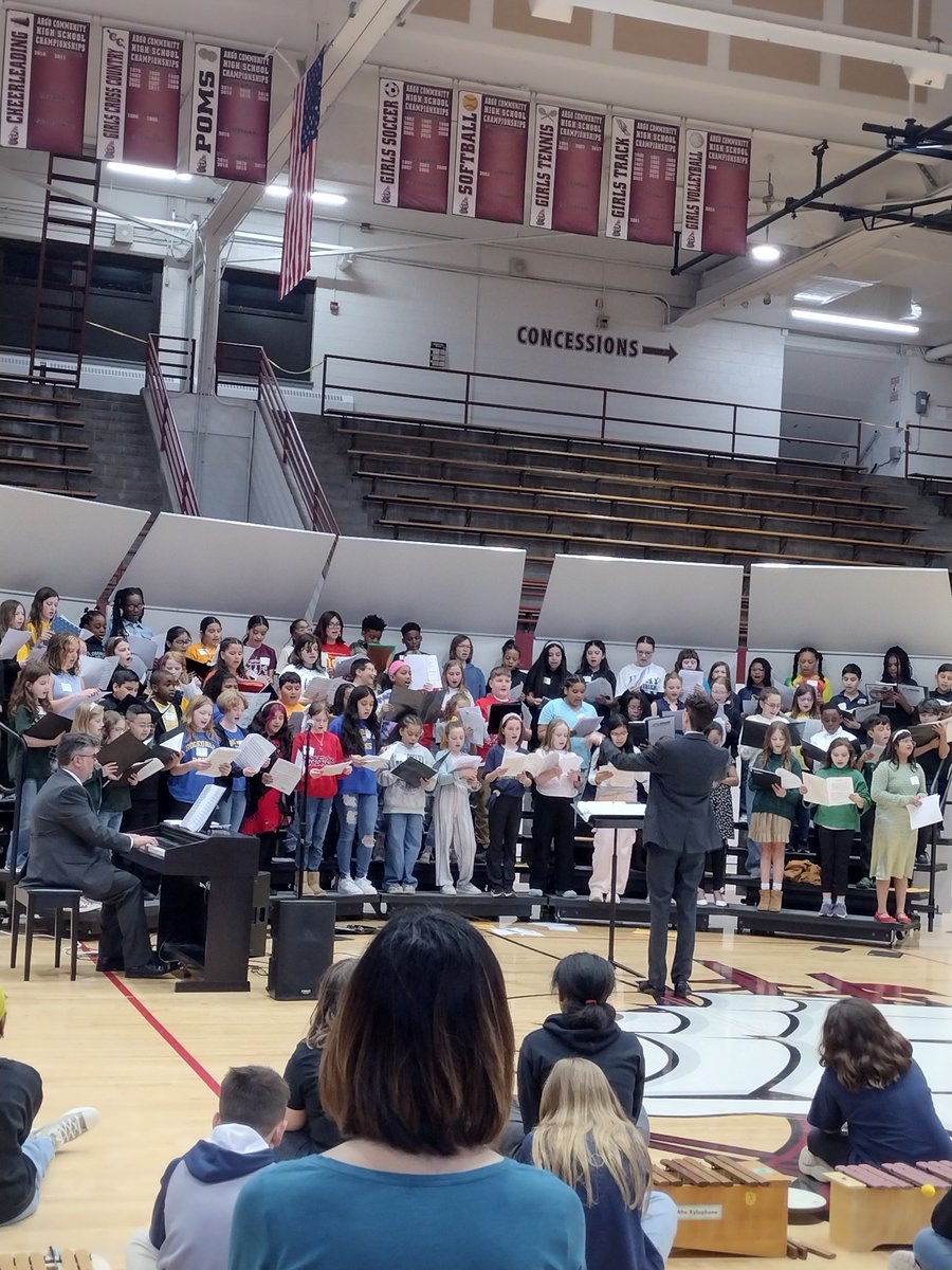 Twenty-two District 58 4th and 5th grade choir and general music students participated in the Illinois Music Education Association's (ILMEA) Elementary Music Festival on April 26 at Argo Community High School. Congratulations! Learn more: dg58.org/community-enga…. #dg58pride