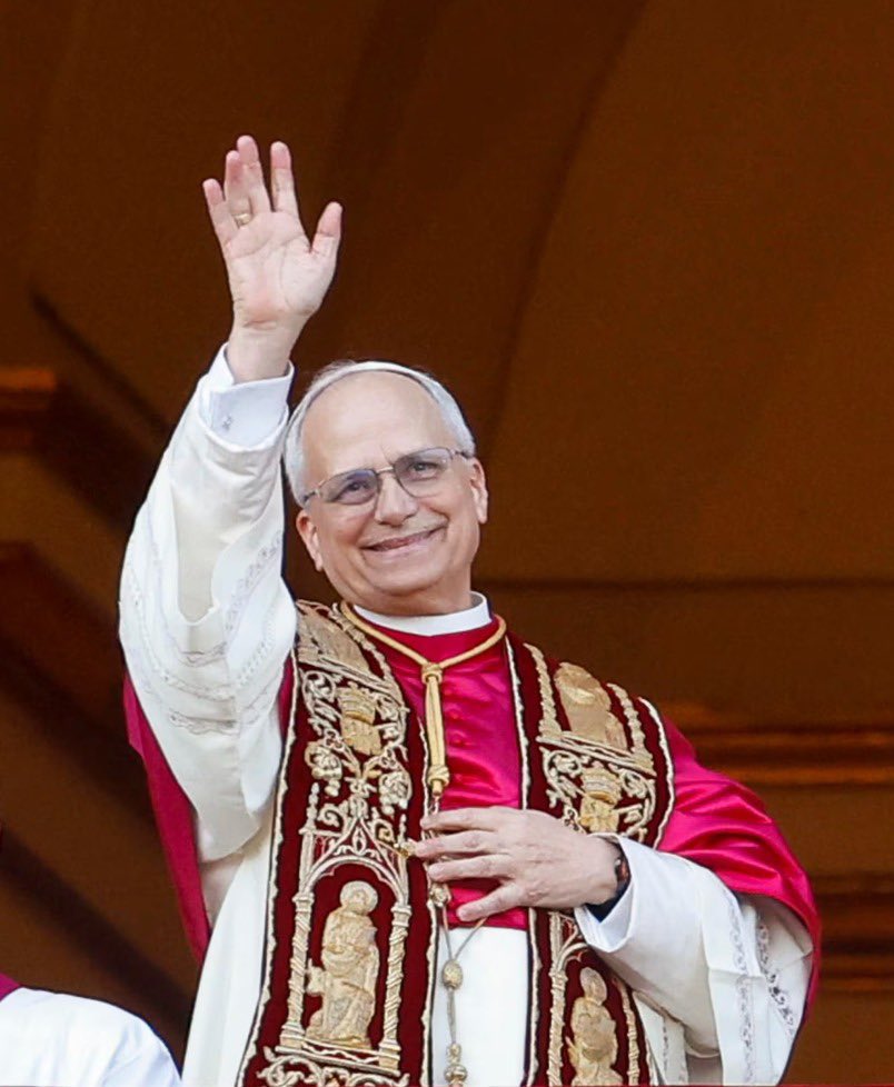 Desde Chile, con emoción y esperanza, recibimos la noticia del humo blanco en el Vaticano. Que el nuevo Papa León XIV sea un pastor valiente, lleno de fe y sabiduría, que guíe a la Iglesia en tiempos desafiantes.
¡Dios lo bendiga y lo acompañe siempre! 🙏🏻