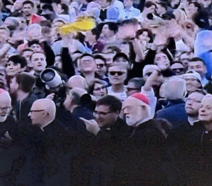Teresa_Varley's tweet image. I have said it before, and I will say it again today, Steelers fans are the best. 

Anyone who brings a Terrible Towel to the Vatican is a special. 

Bless that Terrible Towel for us, Pope Leo XIV.