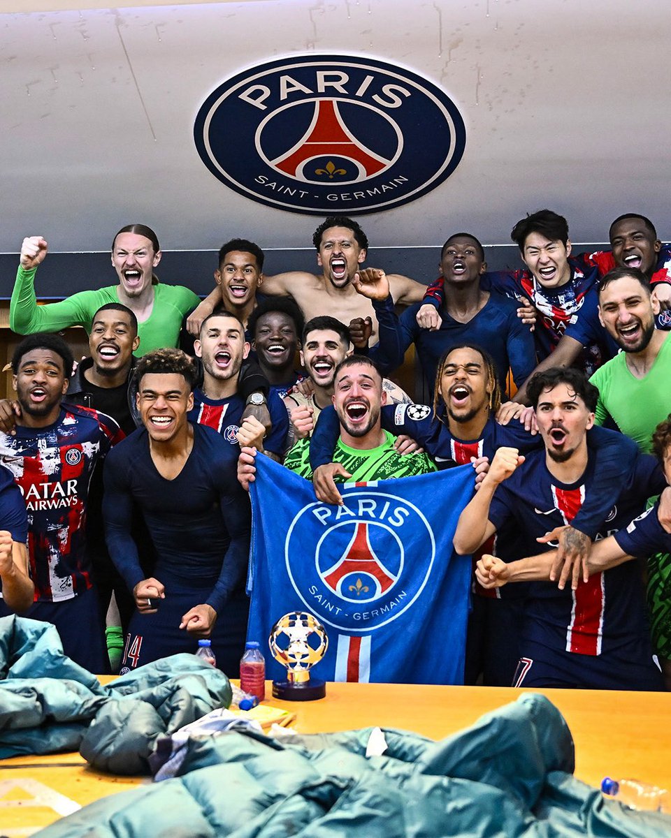 Fluctuat Nec Mergitur ❤️💙