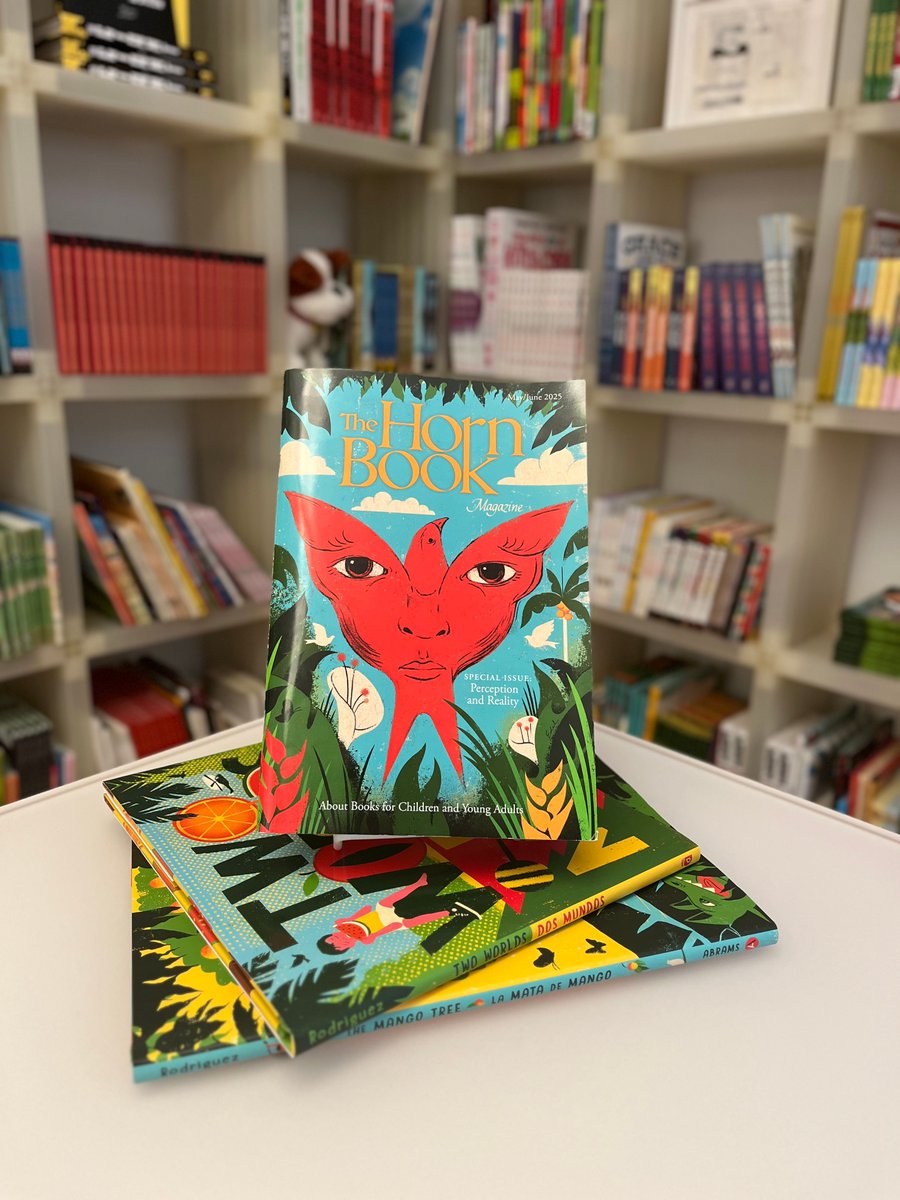 Ay, mira!  We can't stop staring at this gorgeous cover for the May issue of  The Horn Book, illustrated by Pippin's very own @edelrodriguezstudio  👀

Head to your favorite bookstore today to grab a copy of The Horn Book or TWO WORLDS/DOS MUNDOS!