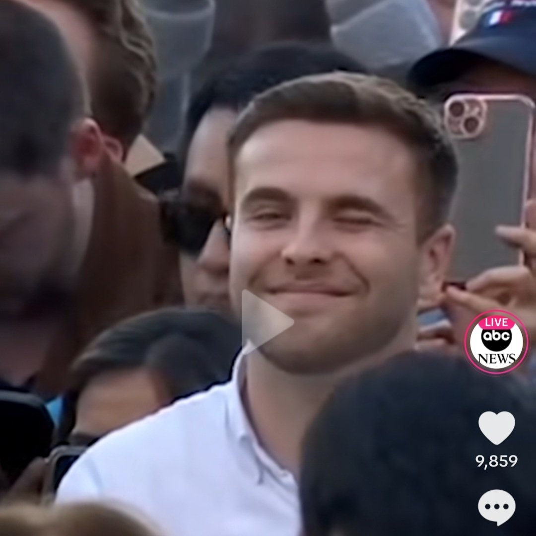 bmnil26's tweet photo. He winks at me 🥰😉😄 , #Conclave2025 https://t.co/hqRxjRkPrt