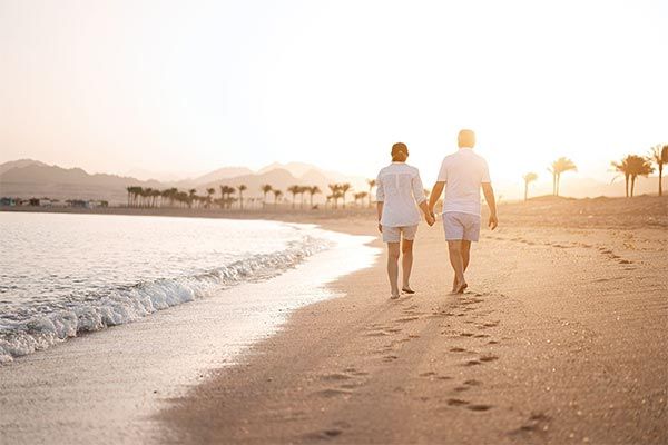 The robotic-assisted direct anterior approach is making waves in the world of hip replacements, with high patient satisfaction! Learn why this advanced technique is becoming a gamechanger for patients seeking a faster &amp; comfortable recovery. #robertavinomd robertavinomd.com/blog/patient-b…