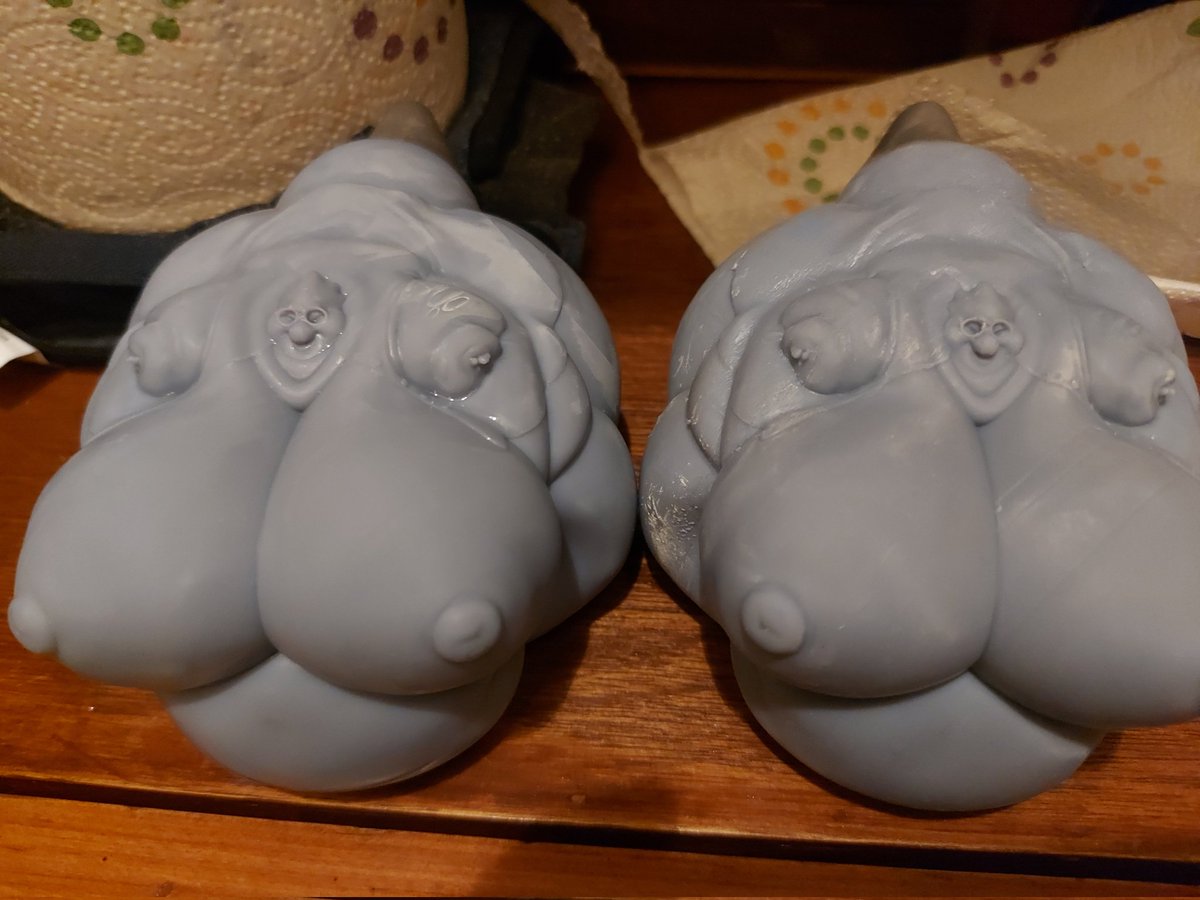 Haze Hazzardous (@hazehazzardous) on Twitter photo Now there's two of them!? That's a lot of meat for one person!
(Those white dusty parts are because im mid post-processing the printings for better quality)
You can buy the digital model from <a href="/ChunkiestBuns/">ChunkiestBuns</a> Now there's two of them!? That's a lot of meat for one person!
(Those white dusty parts are because im mid post-processing the printings for better quality)
You can buy the digital model from <a href="/ChunkiestBuns/">ChunkiestBuns</a>