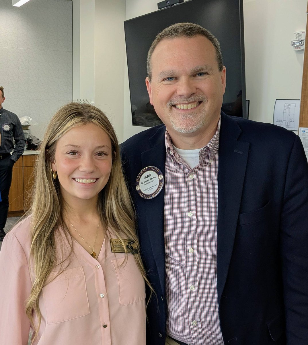 jasondwarren70's tweet photo. Always enjoy seeing the outstanding HCHS Student Ambassadors at Rotary each week. It was great to hear Grace Majors share her plans to attend HCC! https://t.co/hJ1232cOnJ