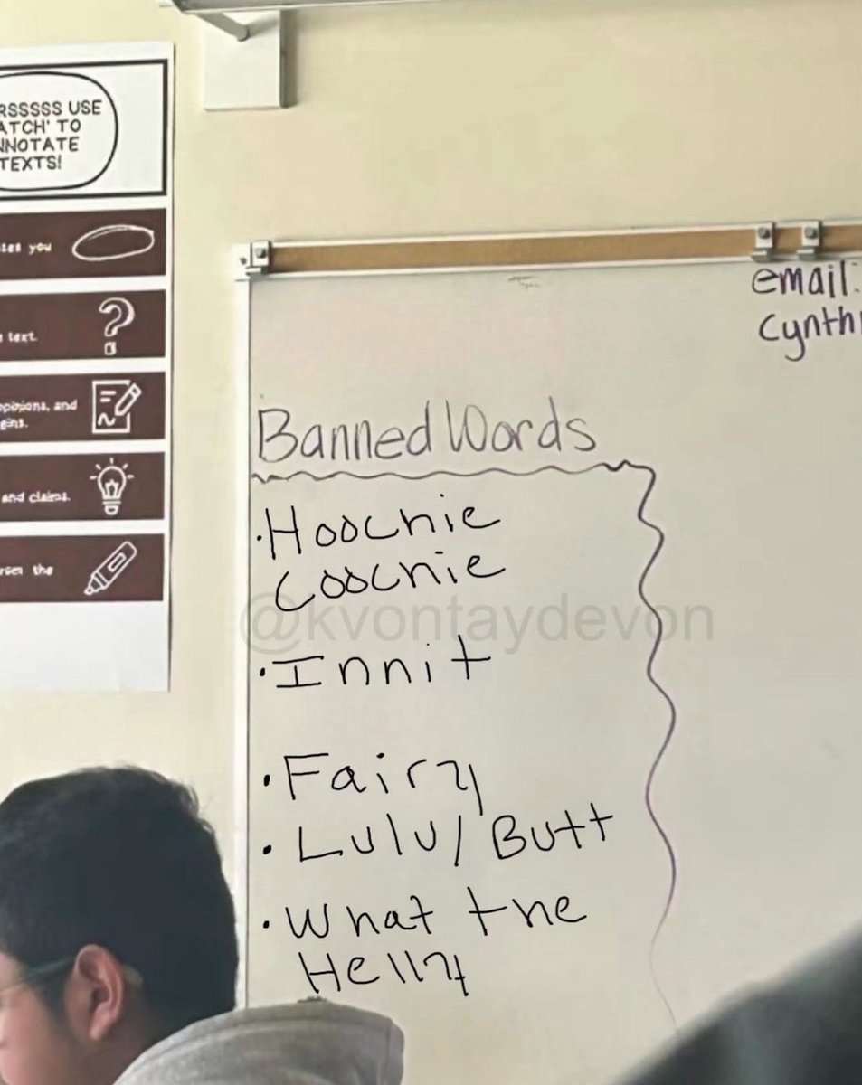 j5solidasf's tweet image. Teacher overly fed up😂😭😭😭