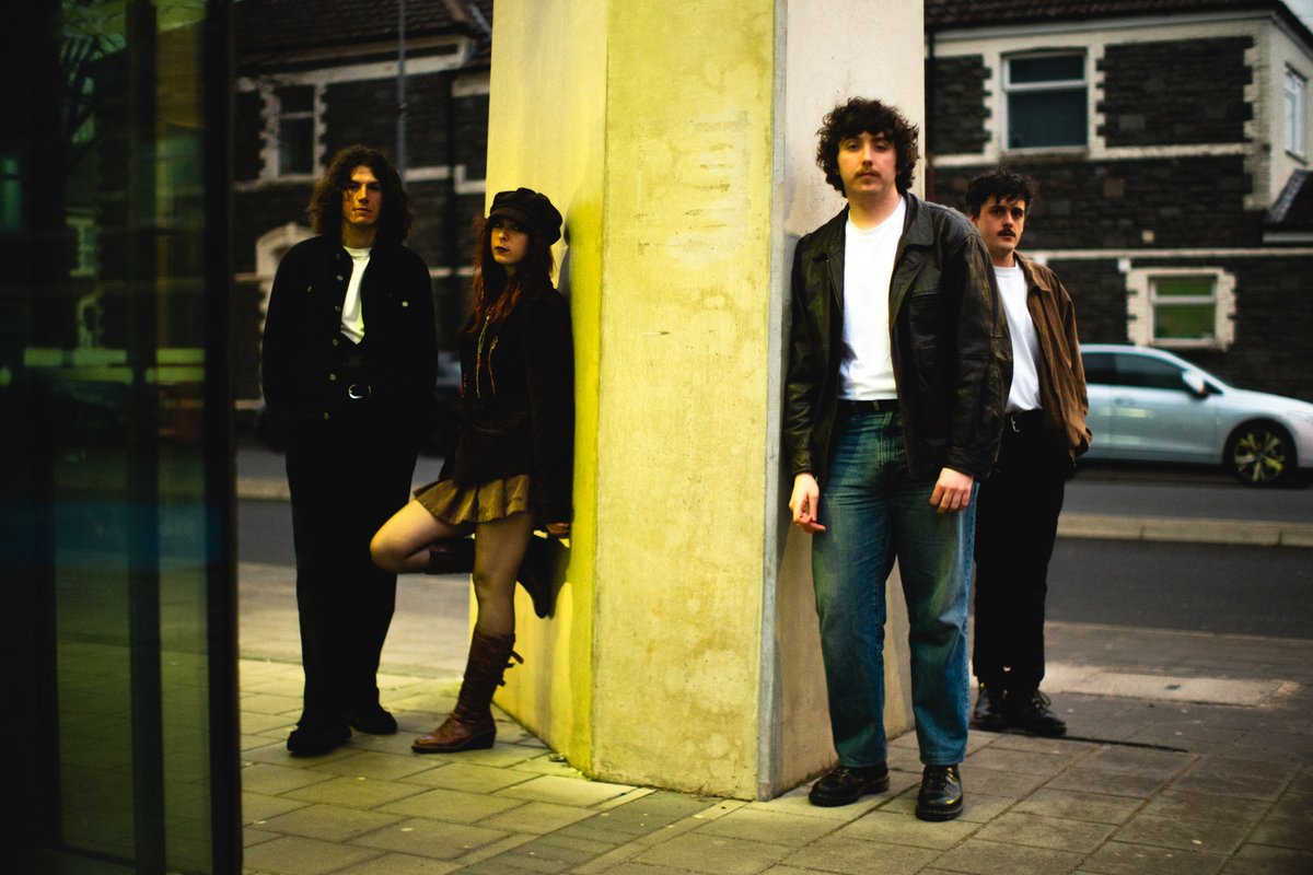 Listen With Monger (@listenwivmonger) on Twitter photo The Family Battenberg (<a href="/the_battenberg/">The Family Battenberg</a>) bring us the brilliant single 'Anteater' out now via <a href="/BeastPRUK/">Beast PR 🏴🇺🇦🏳️🌈</a> : listenwithmonger.blogspot.com/2025/05/the-fa… The Family Battenberg (<a href="/the_battenberg/">The Family Battenberg</a>) bring us the brilliant single 'Anteater' out now via <a href="/BeastPRUK/">Beast PR 🏴🇺🇦🏳️🌈</a> : listenwithmonger.blogspot.com/2025/05/the-fa…