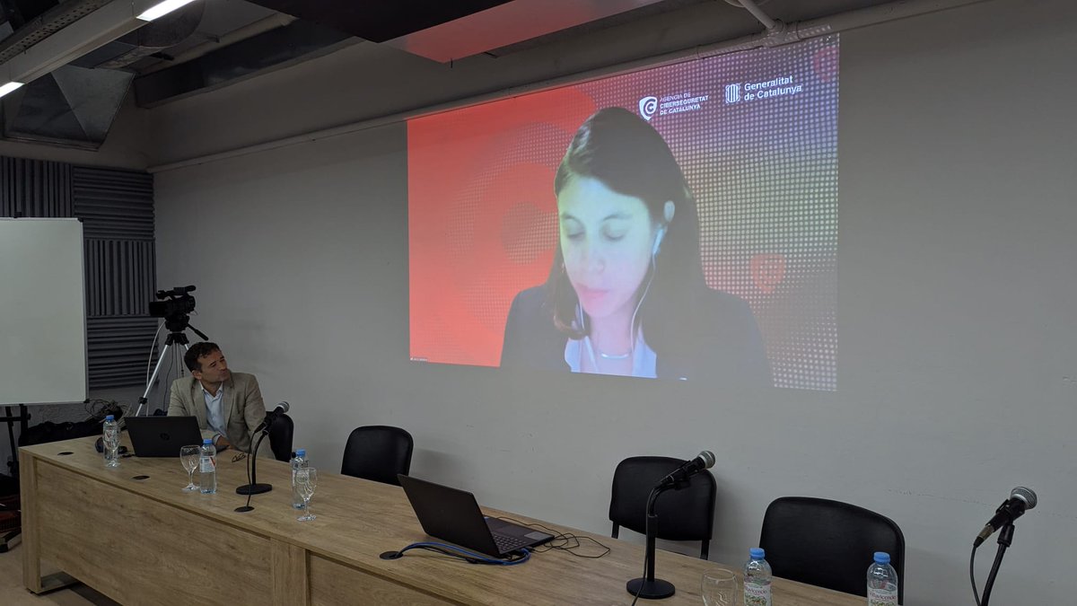 🧠 Cataluña tuvo una voz destacada con el delegado <a href="/josepvivesp/">Josep Vives</a>, Laura Caballero (<a href="/ciberseguracat/">Agència de Ciberseguretat de Catalunya</a>), Karina Gibert (UPC) y otros expertos

🔗 Impulsamos una estrategia compartida de IA en educación y consolidamos el grupo de trabajo Catalunya–Buenos Aires